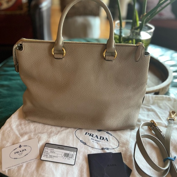 Authentic 💯 Prada VIT DAINO. POMICE color. - Picture 2 of 9